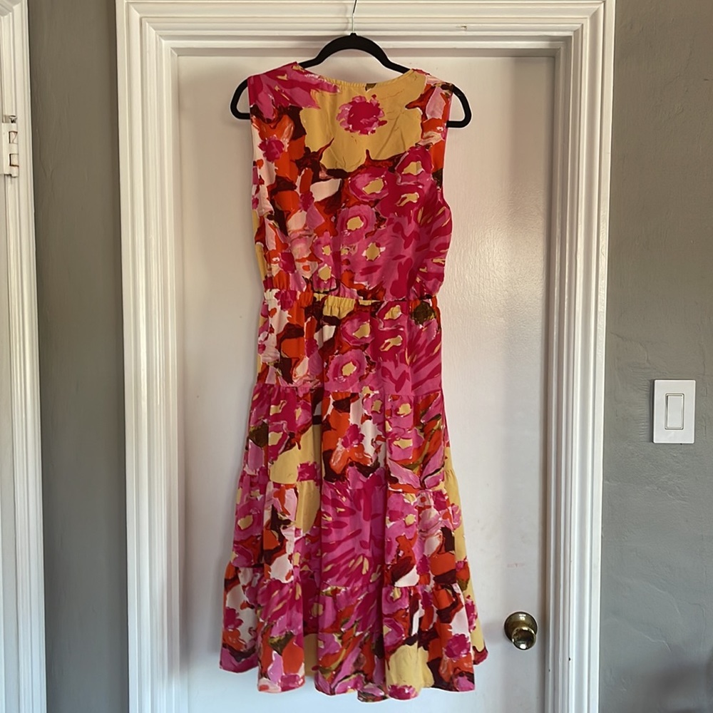 NWT summer floral dress with Mid cutout - Picture 2 of 2